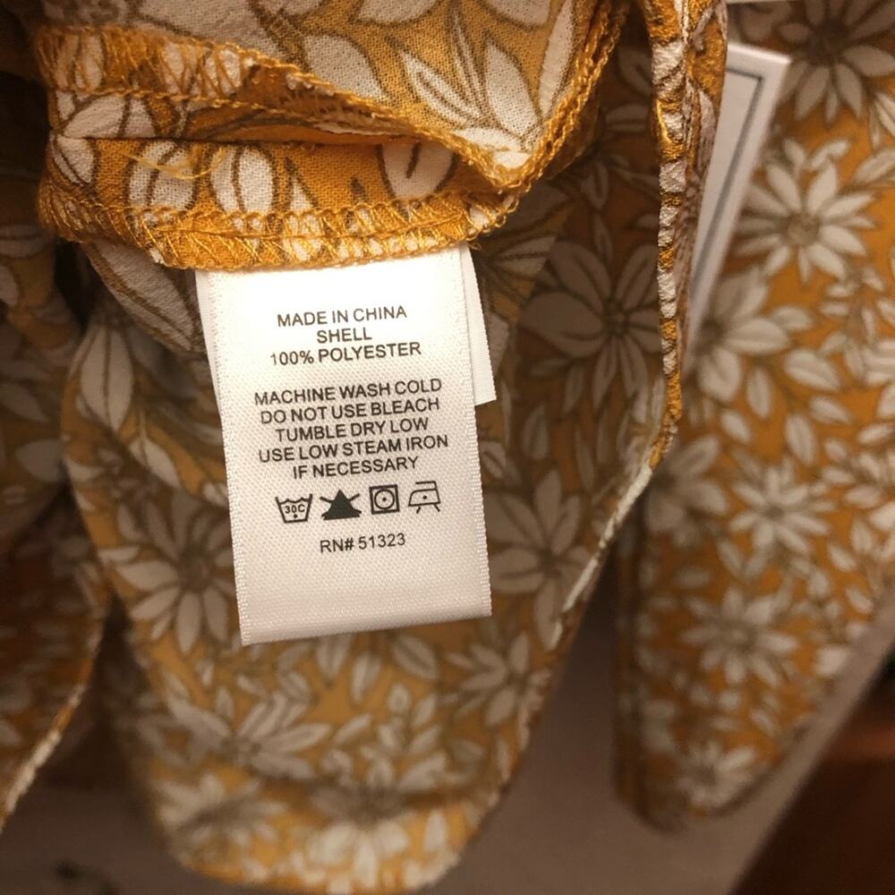 1. State Floral Heritage Bloom True Wrap Blouse size S NWT - Picture 6 of 6